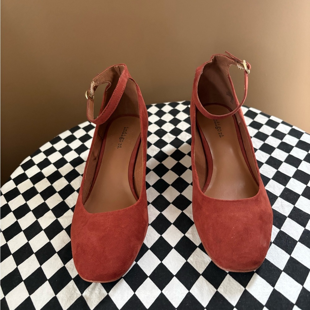 Women’s Ankle-Strap Platform Pumps in Rust Suede